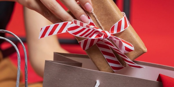 Dando Vida a la Navidad: Regalos Personalizados de Intermouse para Empresas y Particulares